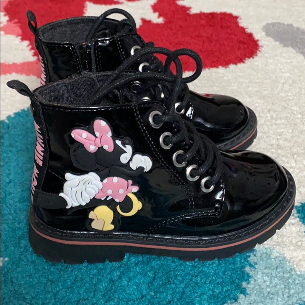 Combat boots